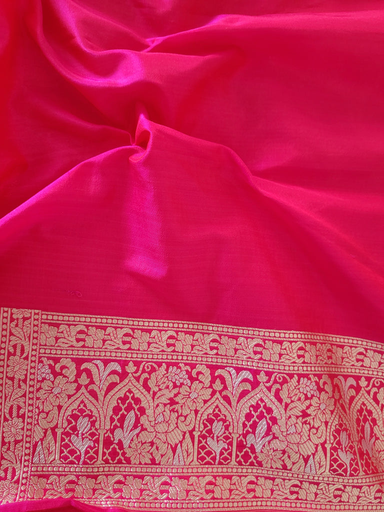 Banarasi Woven Saree in Dual Shade of Rani and Red