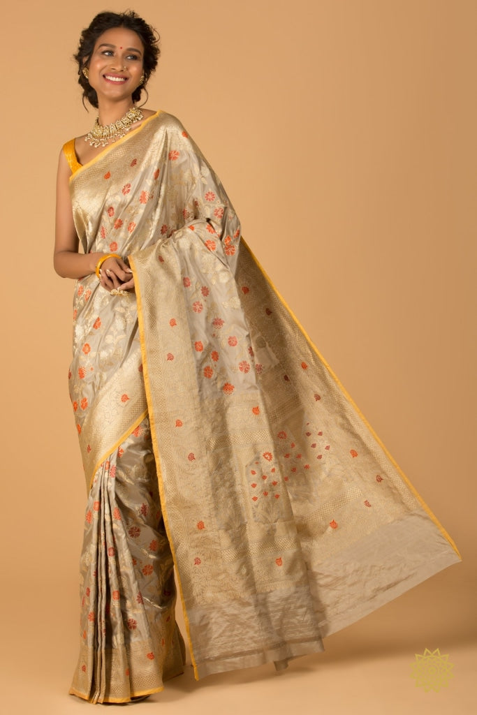 Banarasi Floral Jangala Silk Saree In Pastel Grey