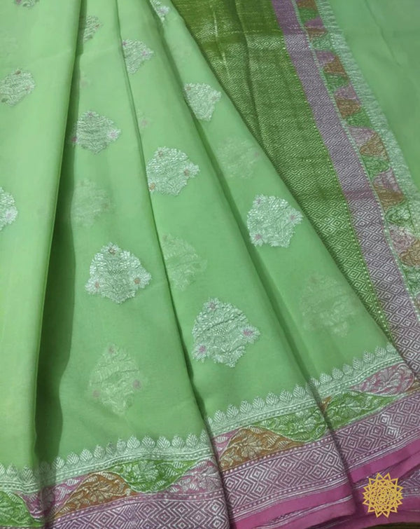 Chiffon Georgette Saree In Pista Green