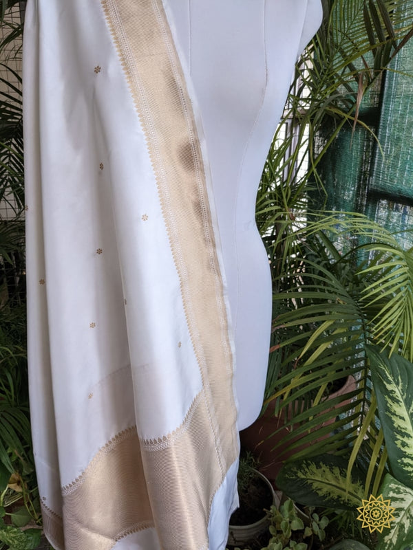 Pure Katan Silk Dyeable Dupatta With Small Kadwa Bootie